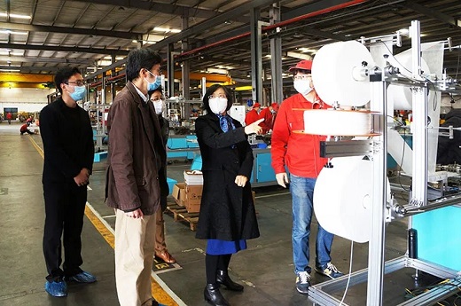 青浦区政协主席李华桂等辅导光临上illiamHill威廉希尔调研