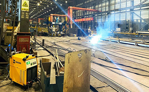 WilliamHill威廉希尔数字化等离子切割+碳弧气刨两用机LGB 120B使用现场