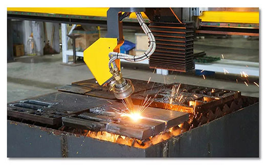 上illiamHill威廉希尔10米超长跨距无限回转数控坡口切割机调试